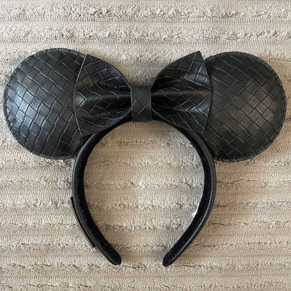 Disney Black Woven Loungefly Ears 🖤